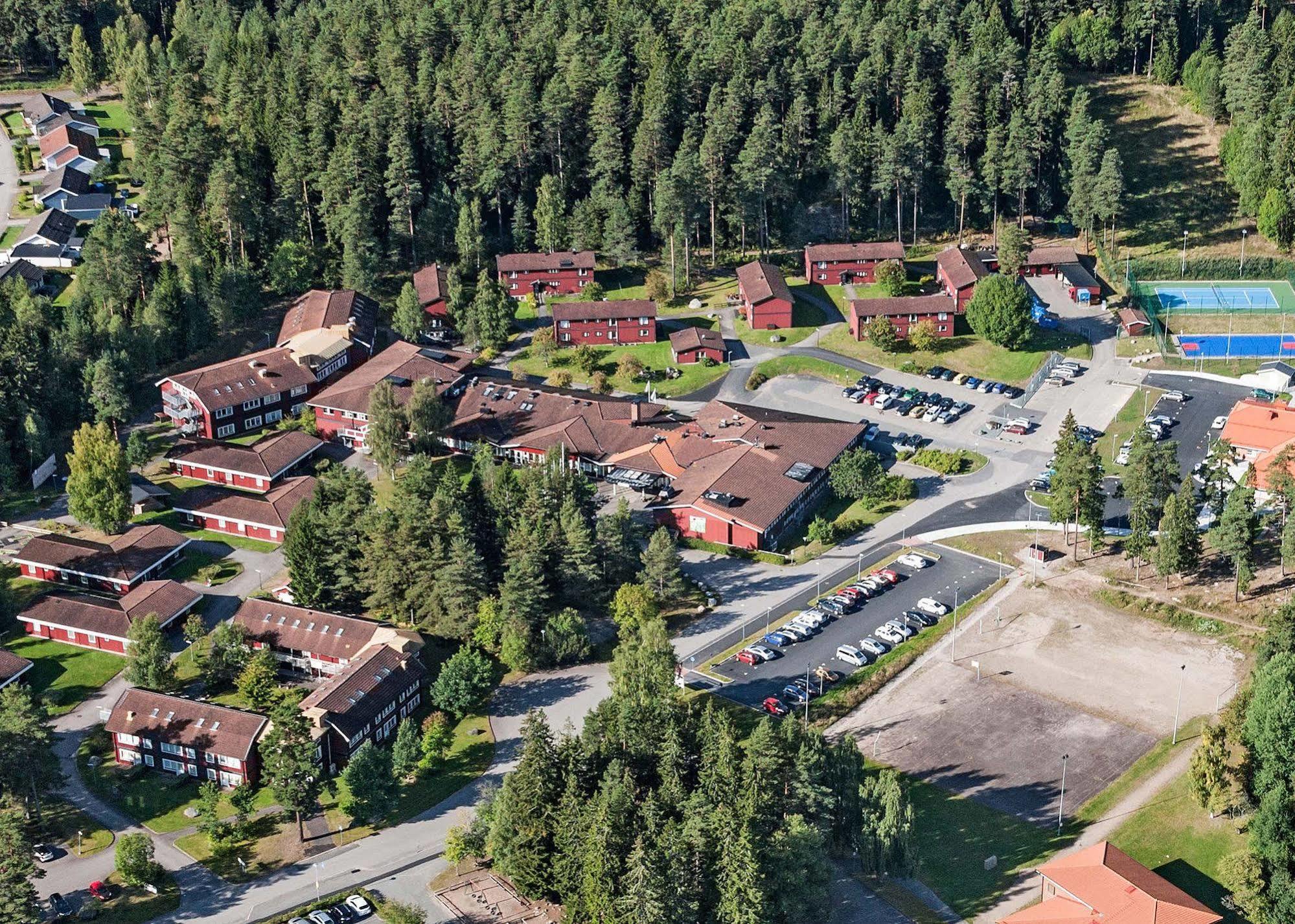 Aedelfors Hotell & Konferens Holsbybrunn Exterior photo
